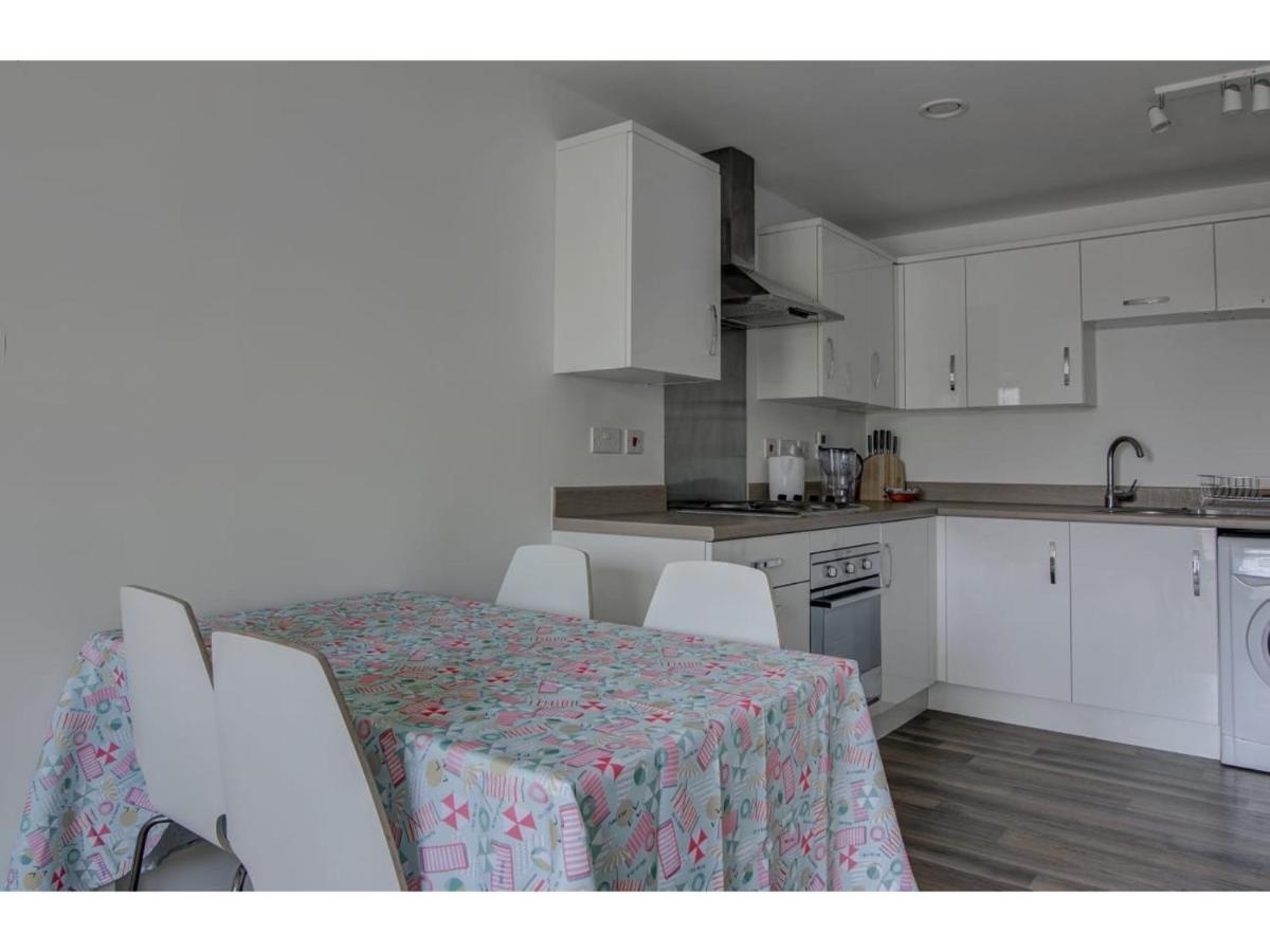 Large, Spacious And Modern Apt For 4 In Manchester Exterior foto