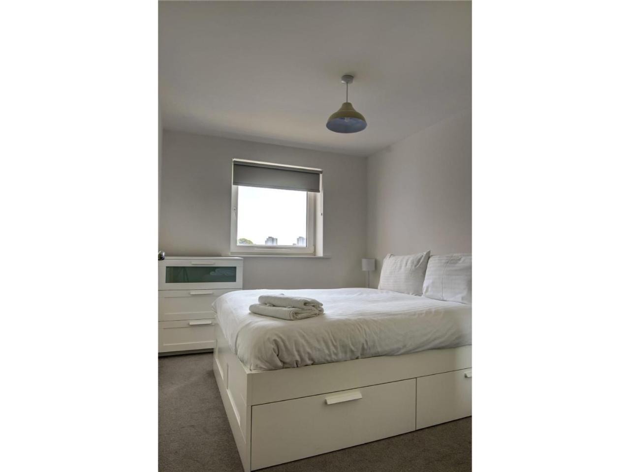 Large, Spacious And Modern Apt For 4 In Manchester Exterior foto